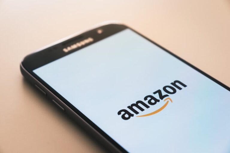 amazon, la plateforme mondiale de commerce en ligne, offre une large sélection de produits allant de l'électronique aux vêtements, avec des services rapides et fiables.
