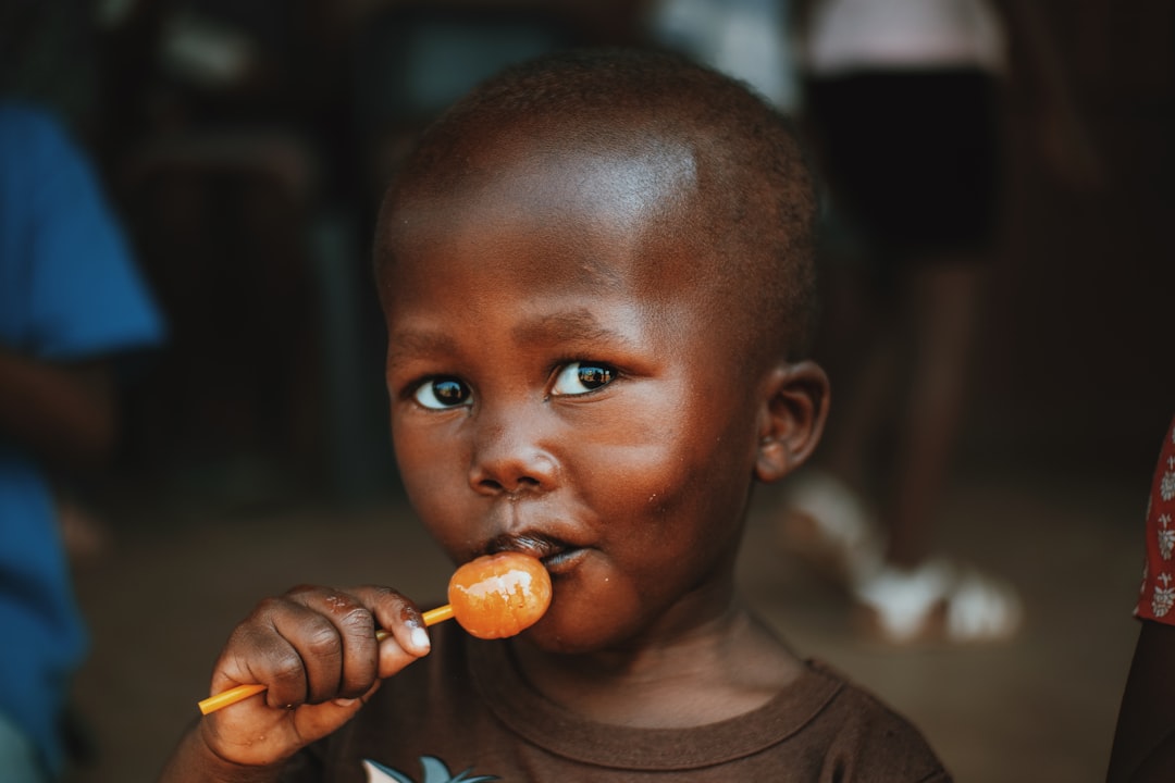 découvrez des conseils et stratégies pour améliorer la nutrition des enfants, favorisant leur santé, leur croissance et leur développement optimal.