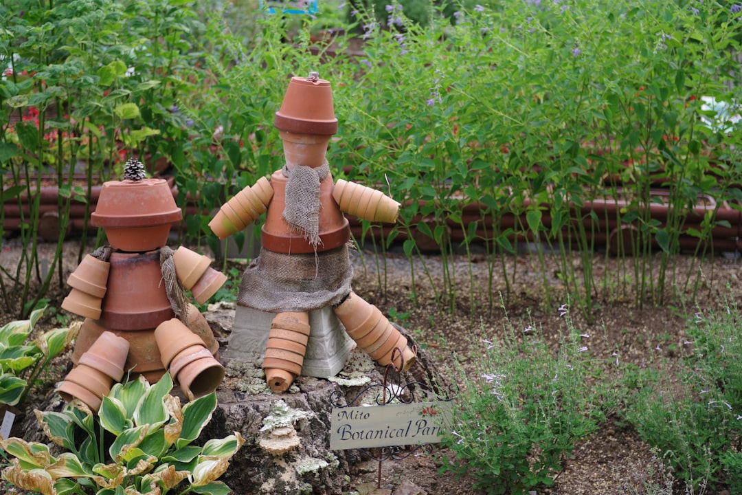 découvrez notre kit de jardinage pour enfants, parfait pour initier les plus jeunes à la nature avec des outils adaptés et sécurisés. amusement garanti en plein air !