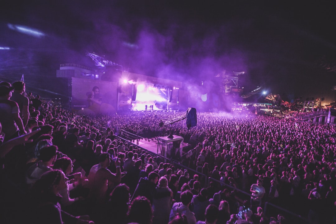 découvrez notre sélection de concerts à venir, profitez d'événements musicaux uniques et vivez des moments inoubliables en direct.