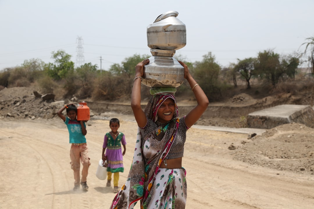 découvrez les causes, impacts et solutions face à la sécheresse, un phénomène climatique majeur affectant l'environnement et l'agriculture.