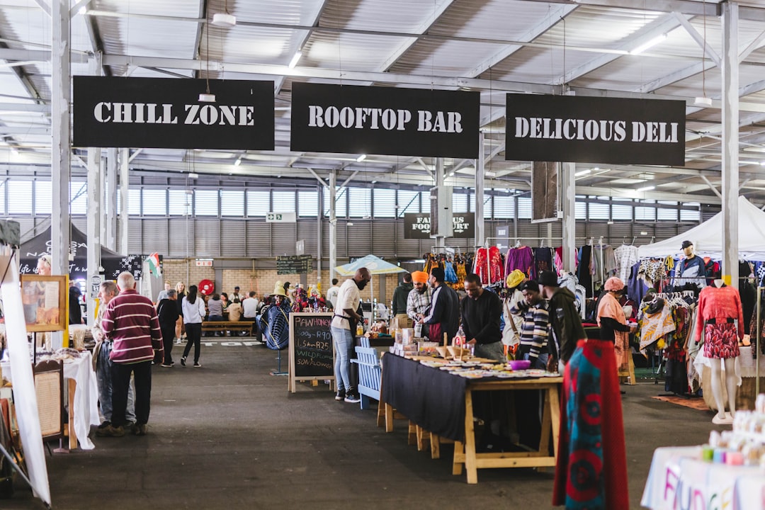 découvrez notre marché aux puces : une vaste sélection d'objets uniques, vintage et d'occasion à petits prix. parfait pour les amateurs de bonnes affaires et de trouvailles originales.