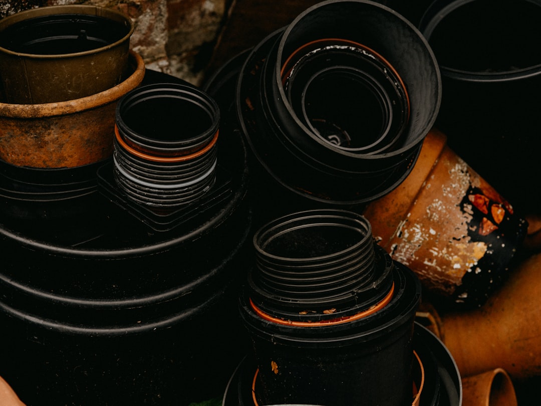 découvrez notre sélection d'outils de jardinage performants et durables pour entretenir facilement votre jardin et vos espaces verts.