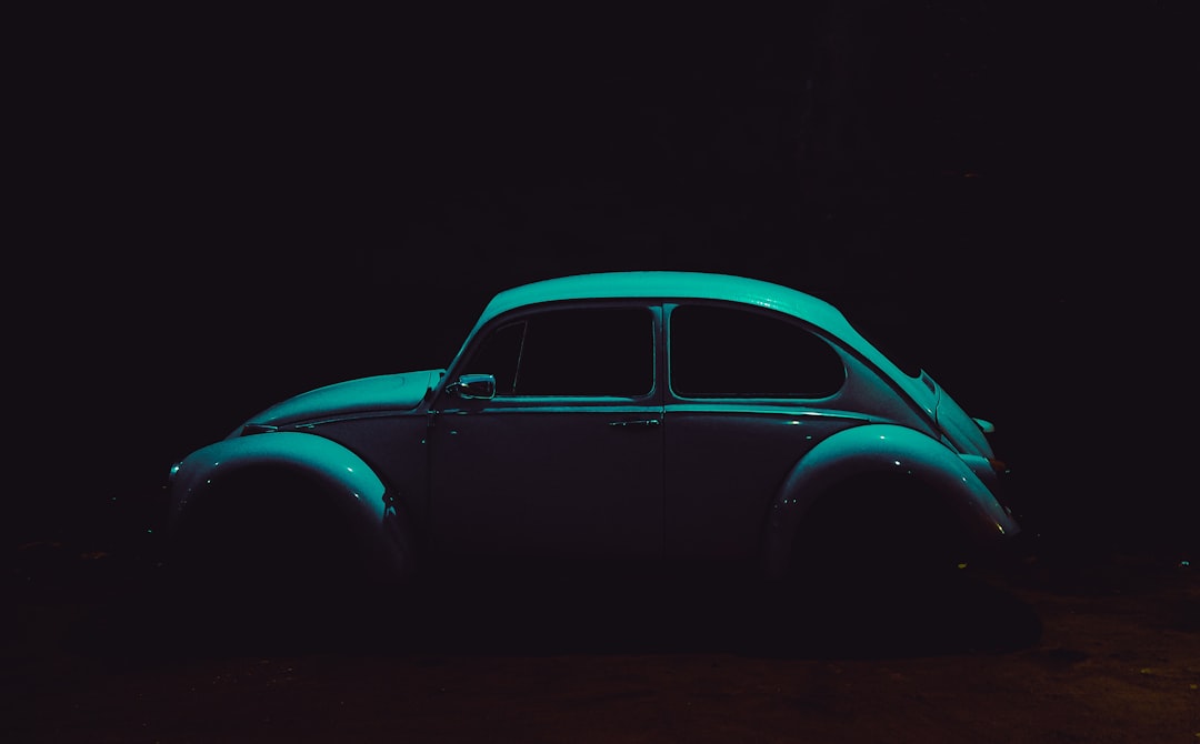 découvrez le coléoptère lumineux, un insecte fascinant qui émet une lueur magique dans l'obscurité. apprenez tout sur ses caractéristiques et son habitat.