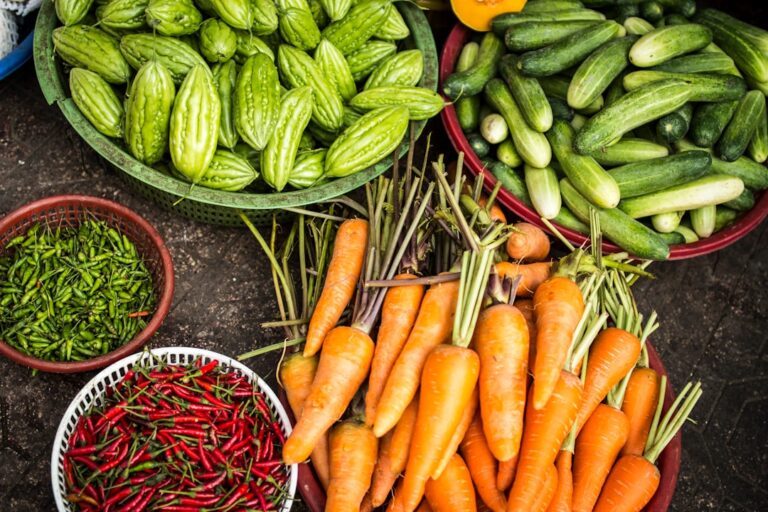 découvrez comment la chaleur influence la croissance et la qualité des légumes, ainsi que des conseils pour protéger vos cultures des températures élevées.