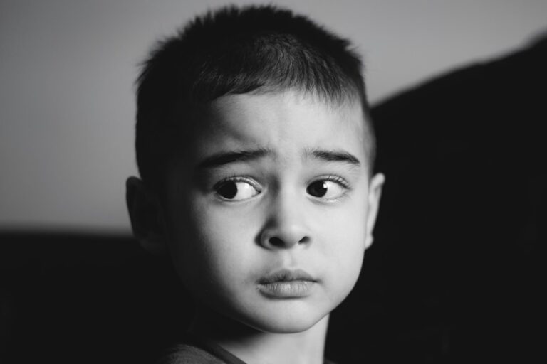 découvrez le concept d'innocence, une pureté intemporelle et la simplicité de l'âme, explorée à travers différents thèmes et perspectives.