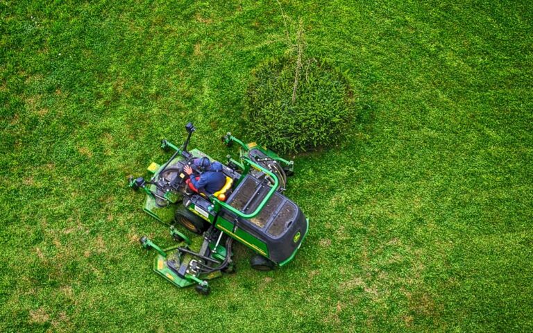 découvrez notre équipement de jardin innovant alliant technologie avancée et design ergonomique pour un entretien facile et efficace de votre espace vert.