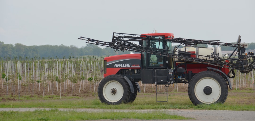 découvrez notre gamme efficace d'insecticides pour protéger votre maison et votre jardin contre tous les types d'insectes nuisibles.