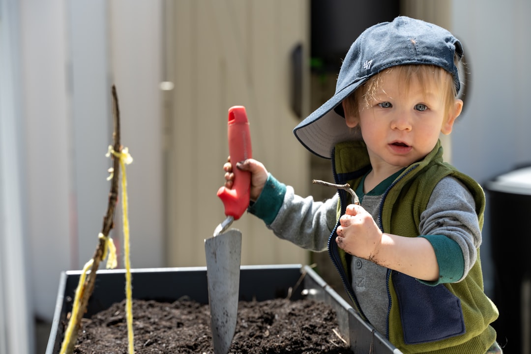 découvrez le jardinage sans retournement du sol : techniques no-dig pour un potager sain, facile à entretenir et respectueux de l'environnement.