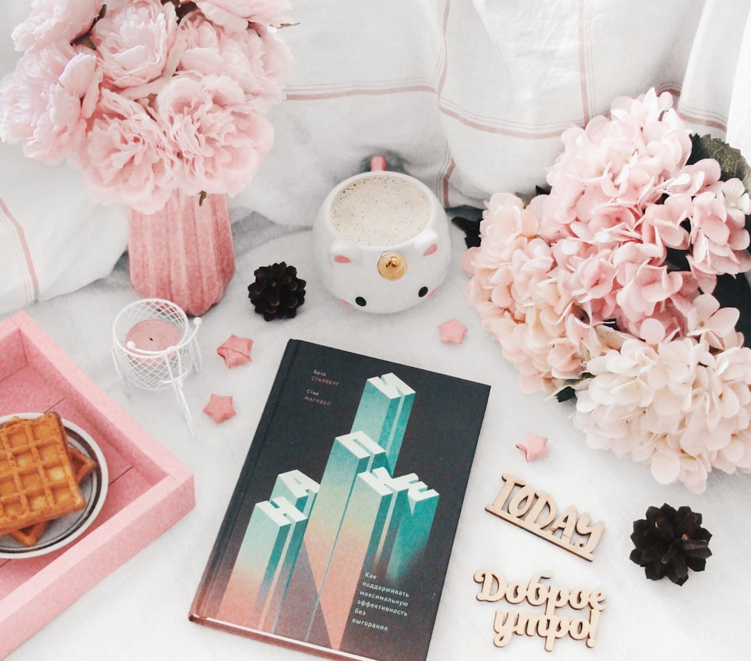 découvrez nos conseils pratiques pour l'entretien des pivoines : arrosage, taille, fertilisation et protection pour des fleurs éclatantes toute la saison.