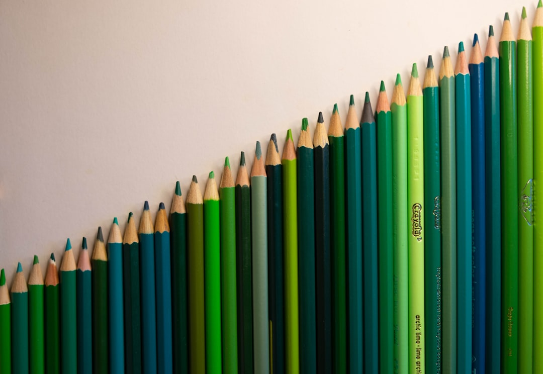 découvrez les crayons plantables, une alternative écologique aux crayons traditionnels. après utilisation, plantez-les pour faire pousser des herbes, fleurs ou légumes. idéal pour une démarche zéro déchet !