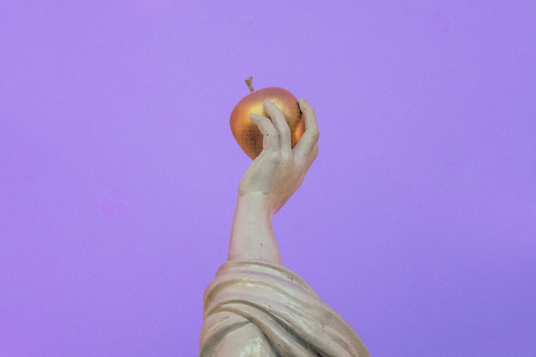 découvrez l'univers fascinant de la sculpture, où l'art prend forme à travers la matière. explorez les techniques, les artistes emblématiques et les tendances contemporaines qui façonnent cette discipline créative. plongez dans un monde où la beauté et l'émotion se révèlent au détour de chaque œuvre.