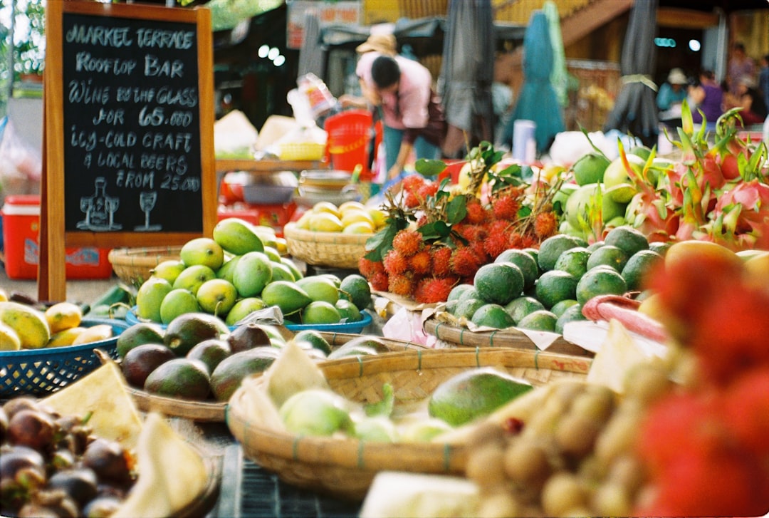apprenez à vendre légalement vos produits agricoles excédentaires en respectant les réglementations en vigueur pour une activité en toute conformité.