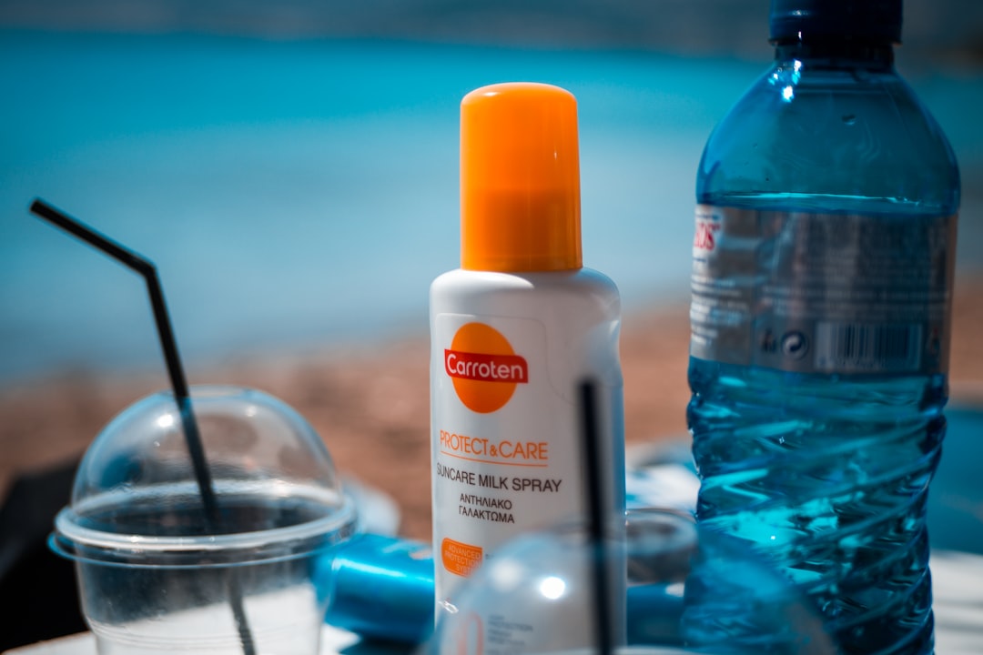 découvrez nos crèmes solaires efficaces pour protéger votre peau des rayons uv tout en restant hydratée et lumineuse.