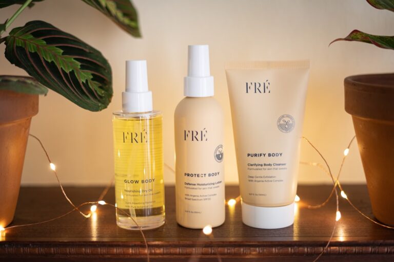 découvrez notre gamme de crèmes solaires efficaces pour protéger votre peau des rayons uv tout en hydratant. profitez du soleil en toute sécurité avec nos produits adaptés à tous les types de peau.