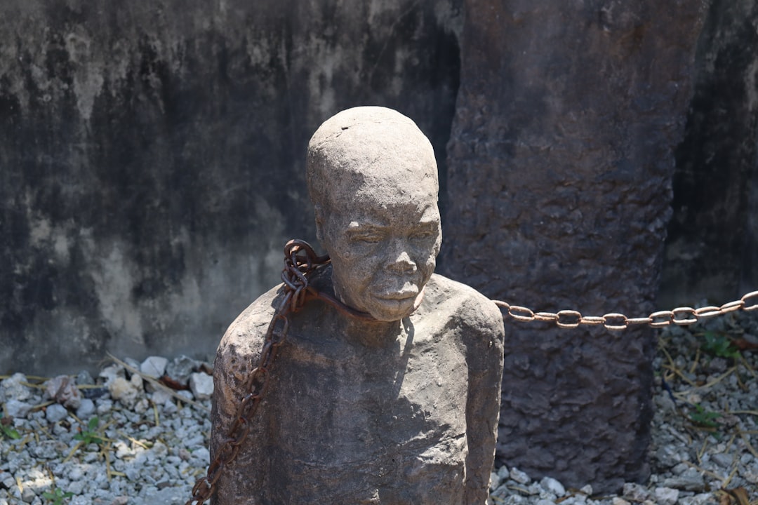 un hommage poignant et sincère célébrant la mémoire et les réalisations d'une personne ou d'un événement marquant.