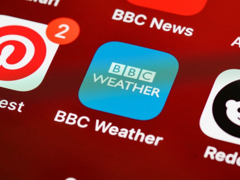 produit d'alerte météo pour recevoir des notifications en temps réel et anticiper les conditions climatiques changeantes.