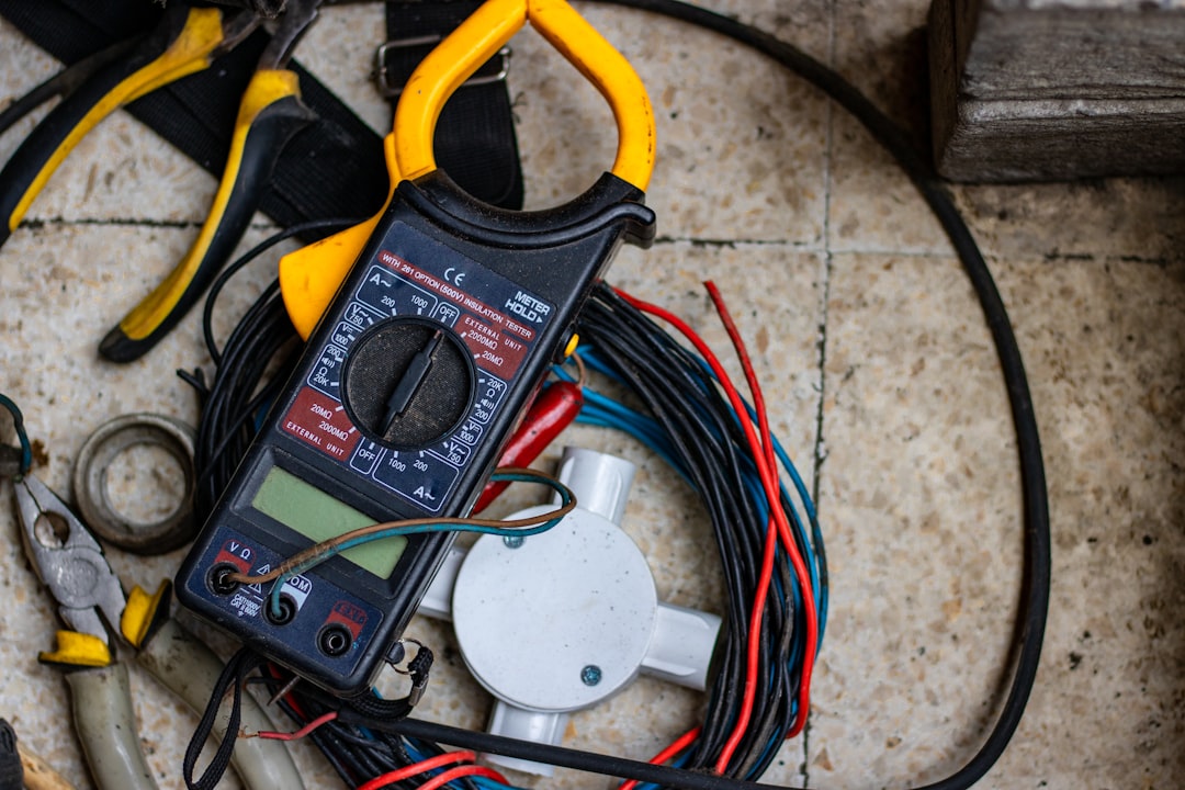découvrez tout sur le câblage électrique : conseils, techniques et bonnes pratiques pour une installation sécurisée et efficace.